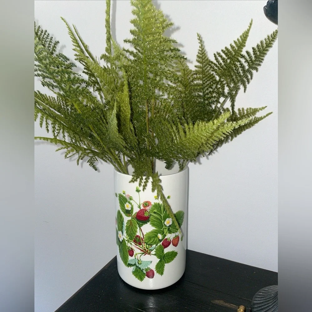 PORTMEIRION SUMMER STRAWBERRIES FLOUR CANISTER 8 1/4